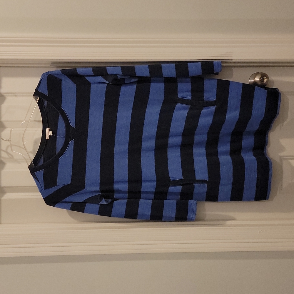 Gap tshirt dress. Navy and blue, long sleeve. Size L. With pockets